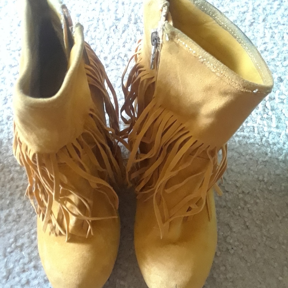 Wedge ankle booties